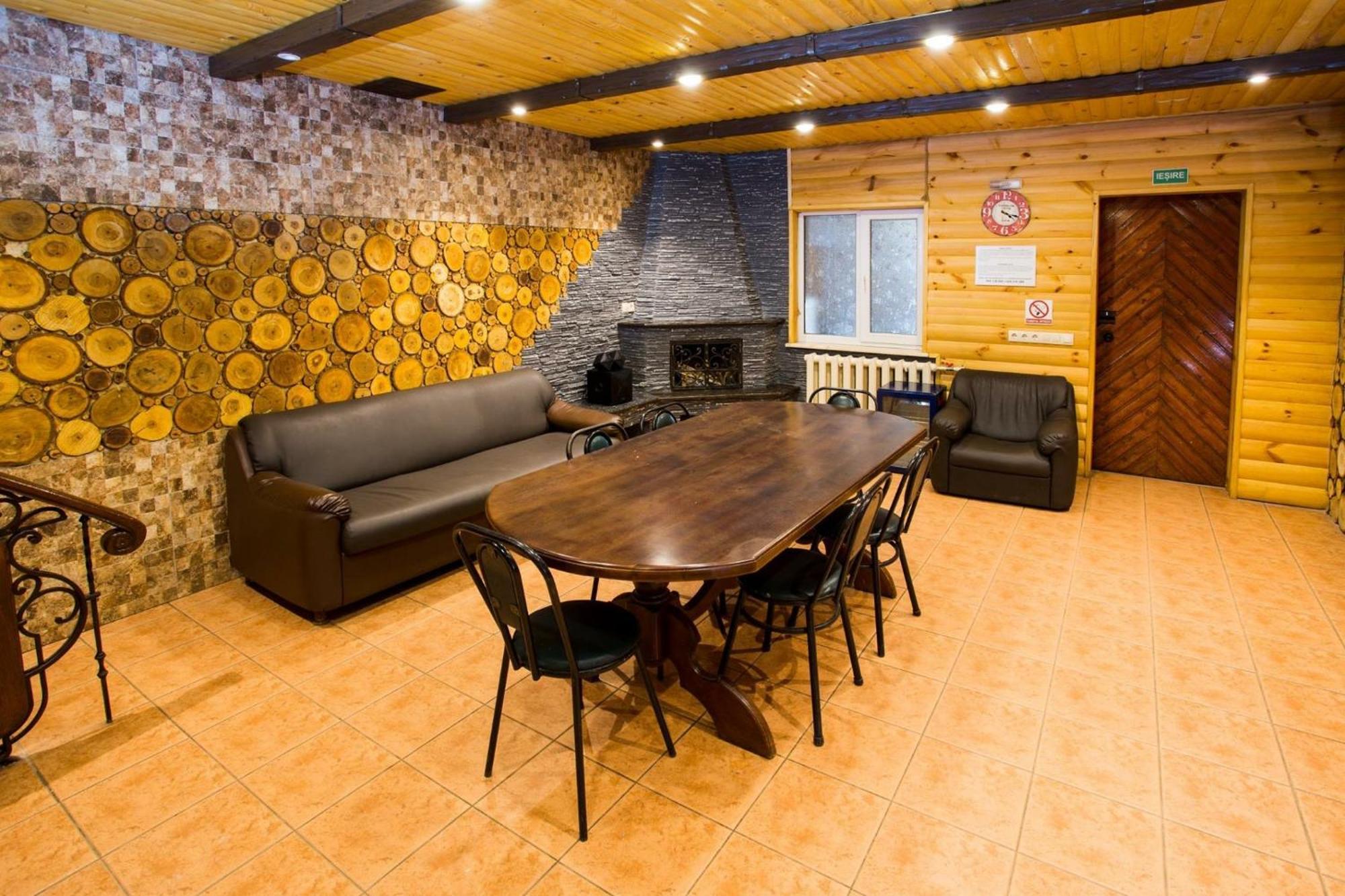 Sv Hotel, Restaurant & Airport Parking Todiresti  Εξωτερικό φωτογραφία