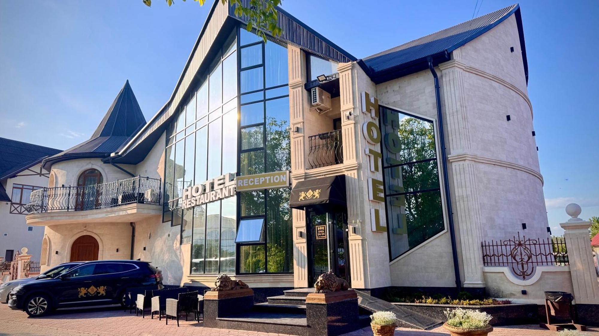 Sv Hotel, Restaurant & Airport Parking Todiresti  Εξωτερικό φωτογραφία